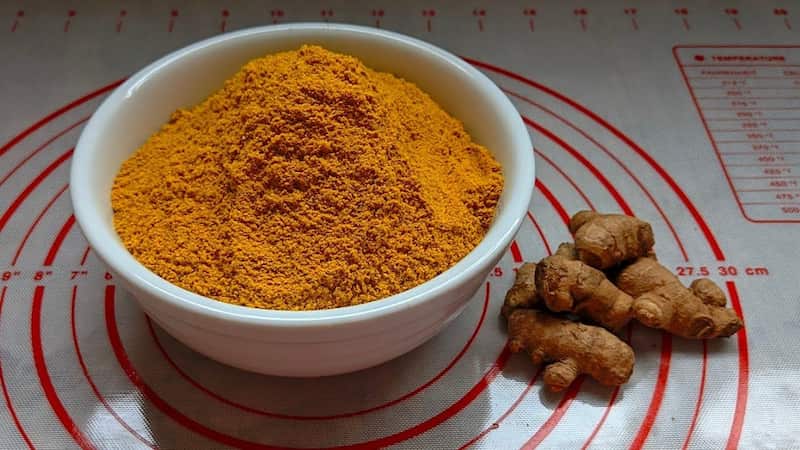 تصویر 3 از زردچوبه زرین چاشنی اصیل برای غذاهای ایرانی